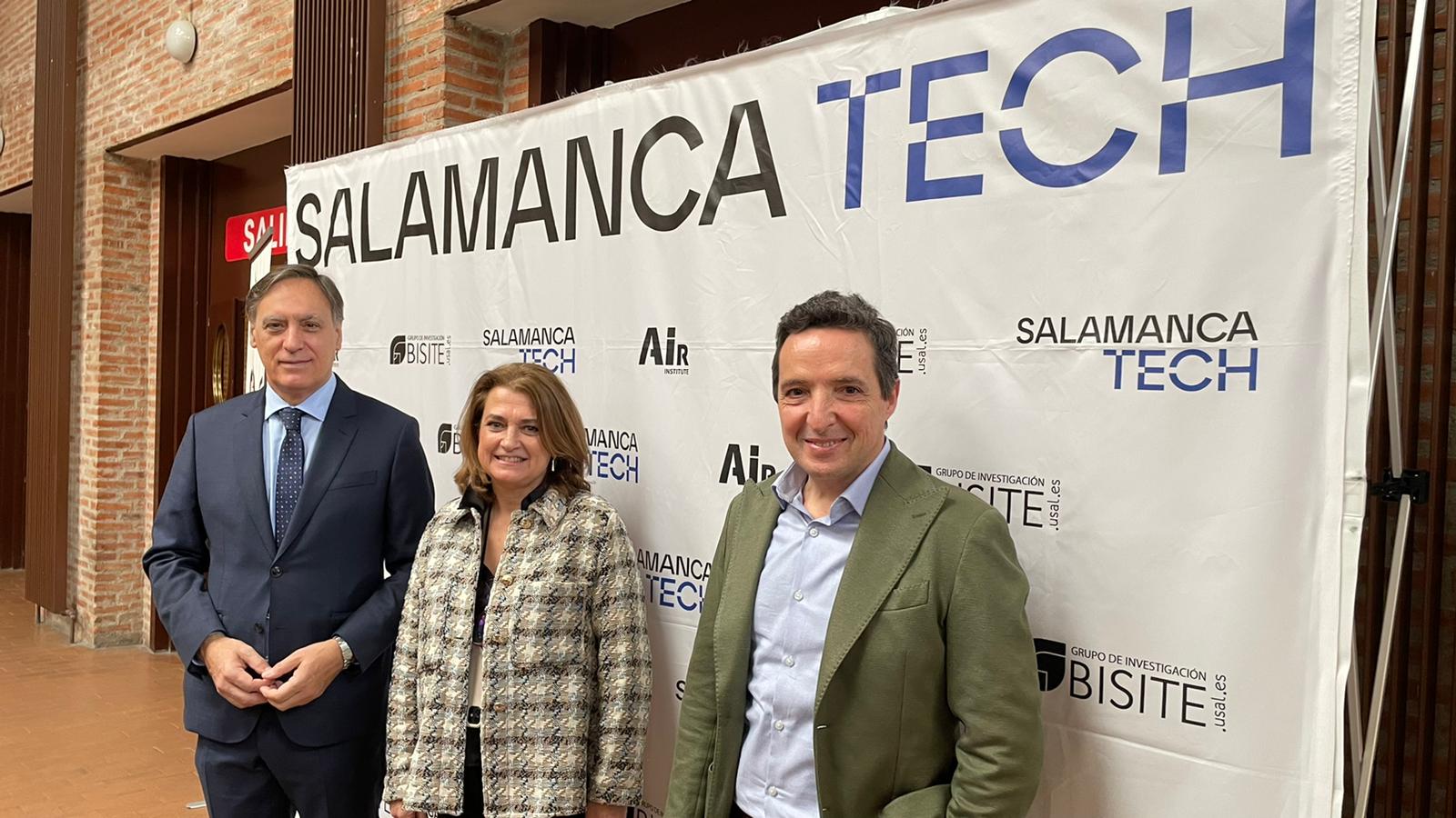Carlos Garcia Carbayo  Ana Martin Suarez y Juan Manuel Corchado